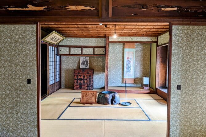 1 Day Historic Obuse and Hokusai Mad Man of Art Tour in Japan - Getting from Nagano Station to Obuse without stress
