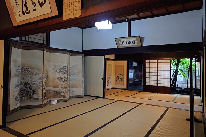 1 Day Tour From Nagano to Matsumoto Castle and Narai-Juku - Nawate Street (Frog Street) in central Matsumoto