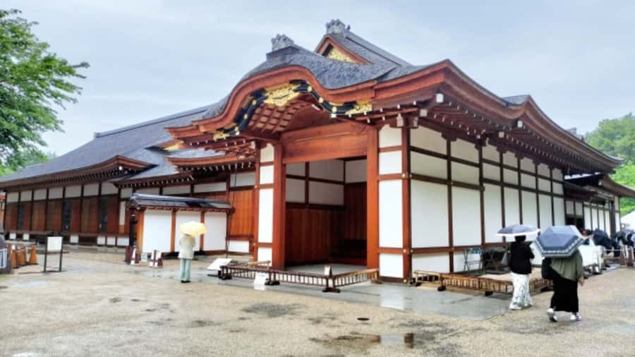 2.5-Hour Nagoya Tour: Castle History, Local Food & City View - Ninomaru Garden: slower pace, stone walls, and quiet views