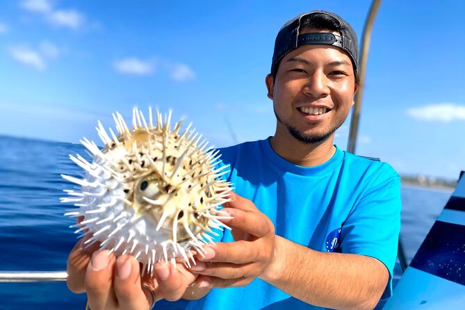 2 hours family fishing in Okinawa - Fishing lesson first: how the captain sets you up