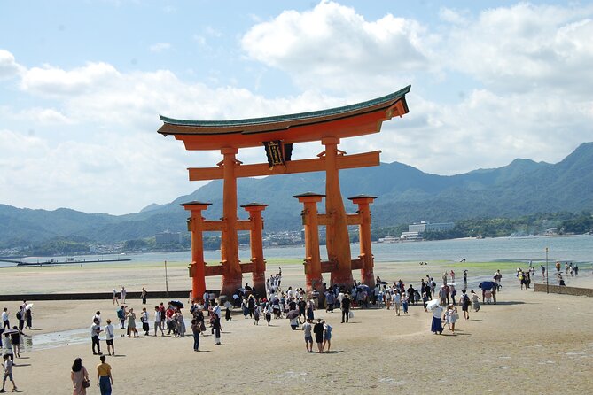 4 Hour Miyajima PRIVATE Tour - Tahōtō Pagoda and Momijidani Park: the calmer rhythm