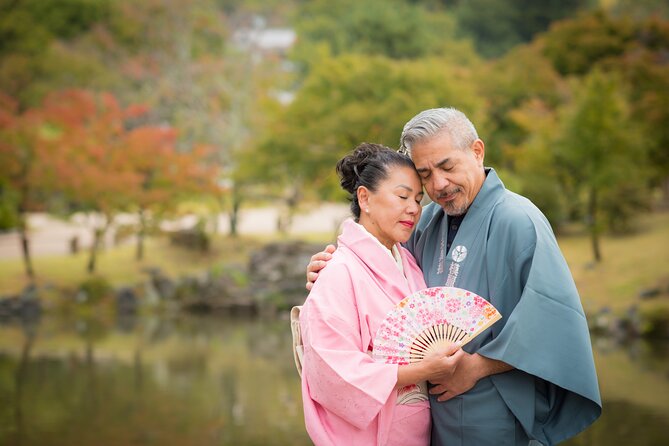 A Privately Guided Photoshoot in Beautiful Kyoto by a Pro - Higashiyama scenes near Maruyama Park, Ninenzaka, and Yasaka Pagoda