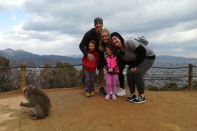 Afternoon Kyoto Bike Tour: Bamboo Forest, Monkeys & Hidden Spots - Bikes, helmets, and the guide effect: what makes the day feel easy