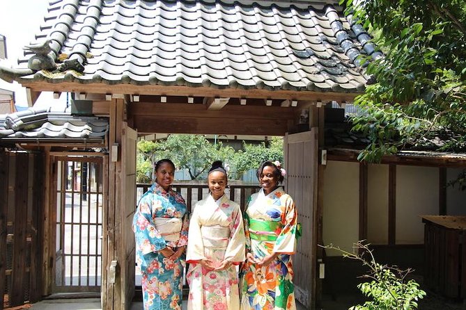 An Amazing set of Cultural experience: Kimono, Tea Ceremony and Calligraphy - Calligraphy practice: writing kanji and your own name