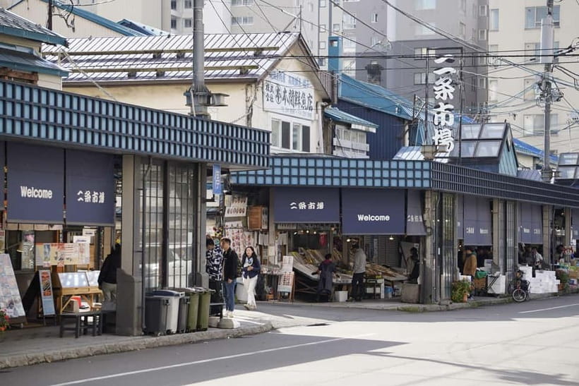 Authentic Sapporo: Nijo Market Seafood Lunch & History Tour - What to do after lunch, including Kotobuki Coffee