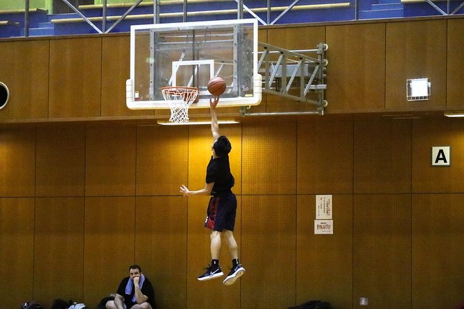 Basketball in Osaka with local players! - The instructor and the language mix that makes it easy