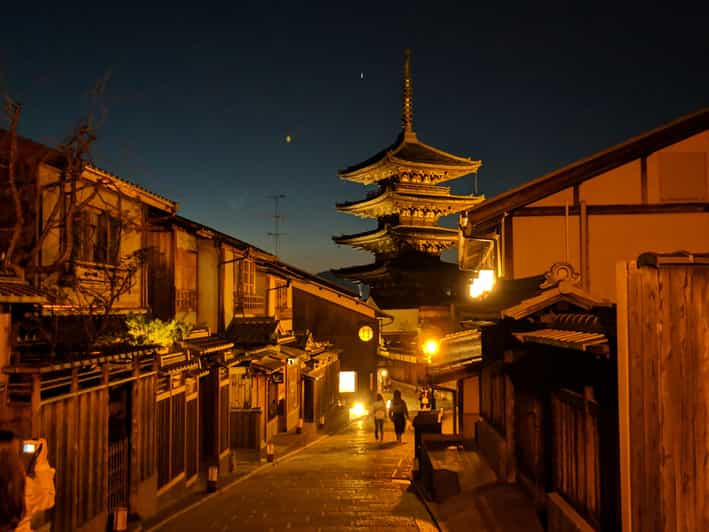 Best of Kyoto: Gion, Geisha, Pagodas & Cobblestones - Starting point choices, and why they matter for your stress level