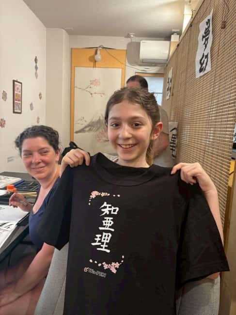 Calligraphy & print your calligraphy on a T-shirt. - Practical prep: what to wear, what to bring, and how to show up