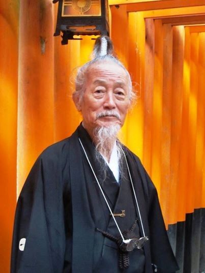 Cool Kyoto: 5-Hour Walking Tour with the Last Samurai - Temple and Shrine Time: Buddhist and Shinto in One Walking Day