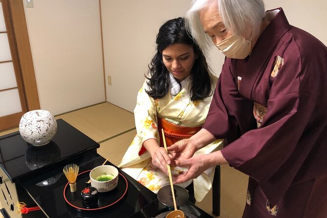 Cultural Activities :Kimono, tea ceremony, Calligraphy and Amulet - Tea ceremony in temple gardens: what you learn in one focused lesson