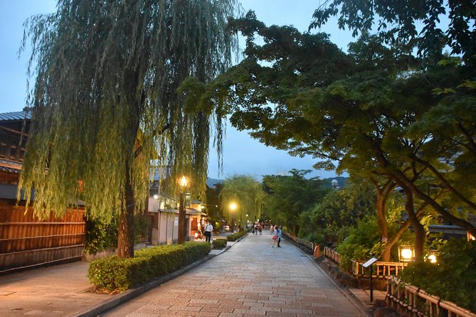 Cycle Kyoto's Hidden Gems & Gion Stroll - Why Pedaling Kyoto Feels Better Than Crowds