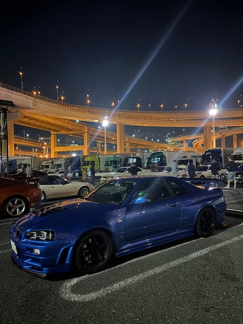 Daikoku cars meet experience by Porsche Macan - Super Autobacs Shinonome: parts shopping without the chaos tax