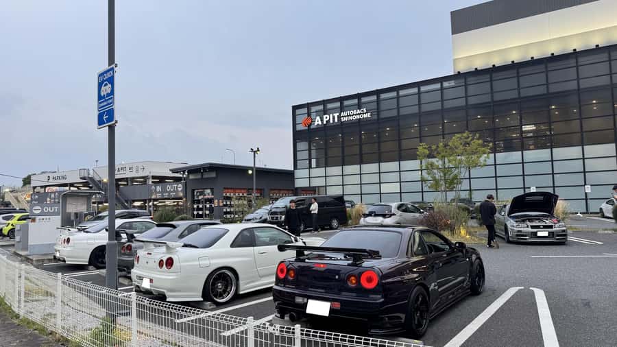 Daikoku & Tokyo Private JDM Tour by 700HP R34 GT-R - Daikoku PA Car Meet, How to Read the Scene Like a Gearhead