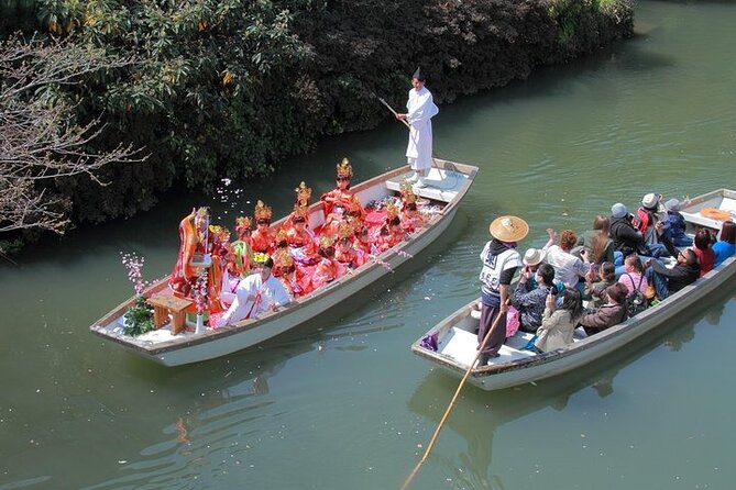Dazaifu and Yanagawa Canal Cruise Private Guide Day Tour by Train - Meeting in Tenjin and letting the trains do the heavy lifting
