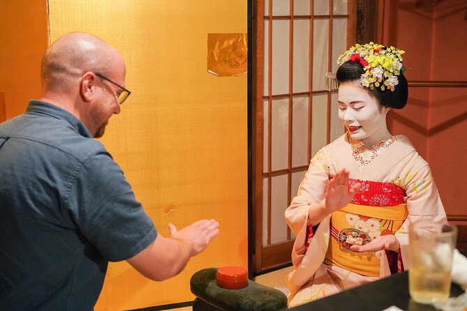 Dinner with Maiko in a Traditional Kyoto Style Restaurant Tour - Start in Gion: Getting to the Meeting Point Without Stress
