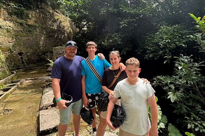 E-Bike Nature Tour in Shuri - Shureimon Gate: the vermilion symbol of Okinawa