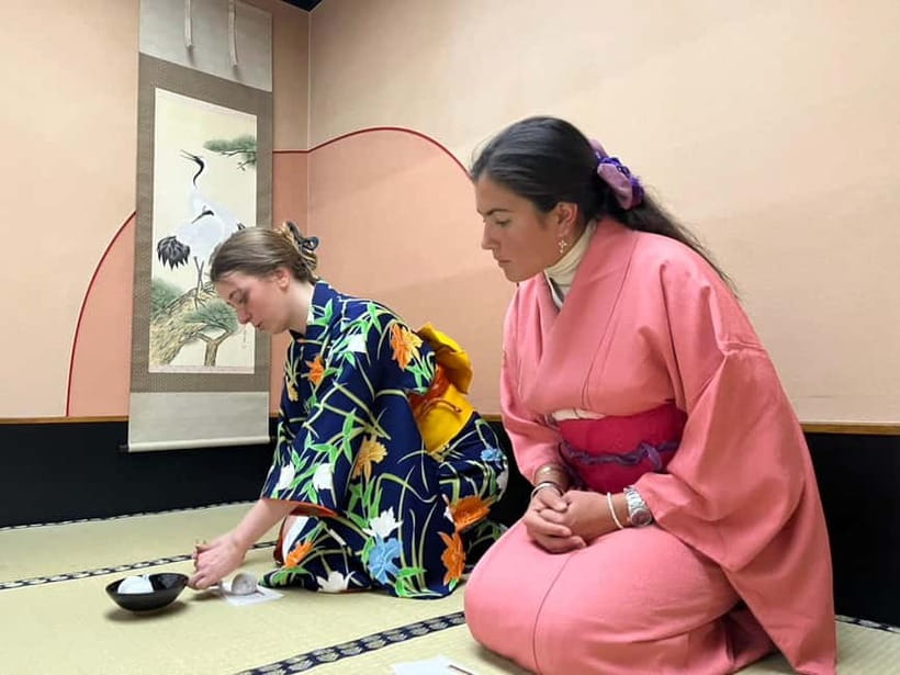 Experience Samurai and traditional Culture to the fullest - Samurai Calligraphy: Words of Resignation and a Serious Meaning