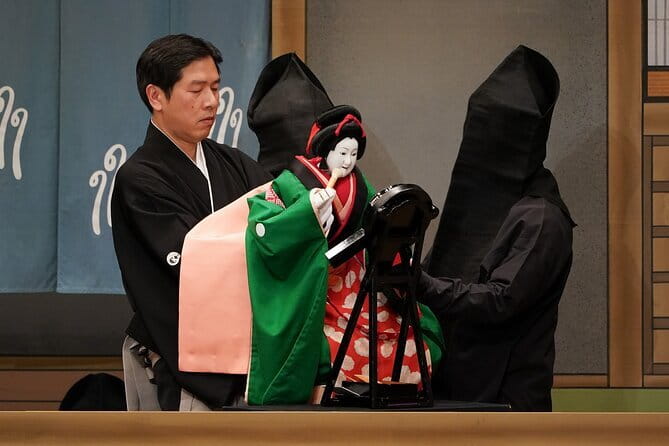 Experience the Asakusa Kabuki Opera Show! - Audience energy in Asakusa: small room, big presence