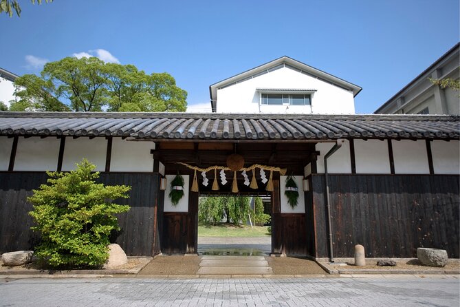 Exploring Nada Sake Breweries Kobe Private Tour with Government-Licensed Guide - Hakutsuru Sake Brewery Museum: major brewery, museum format, and old equipment