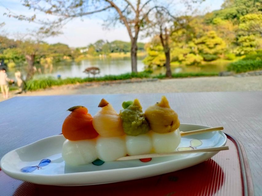 'Feel Yokohama!'Private tour in English - Chinatown and Monkey Magic Cafe: food first, culture close behind