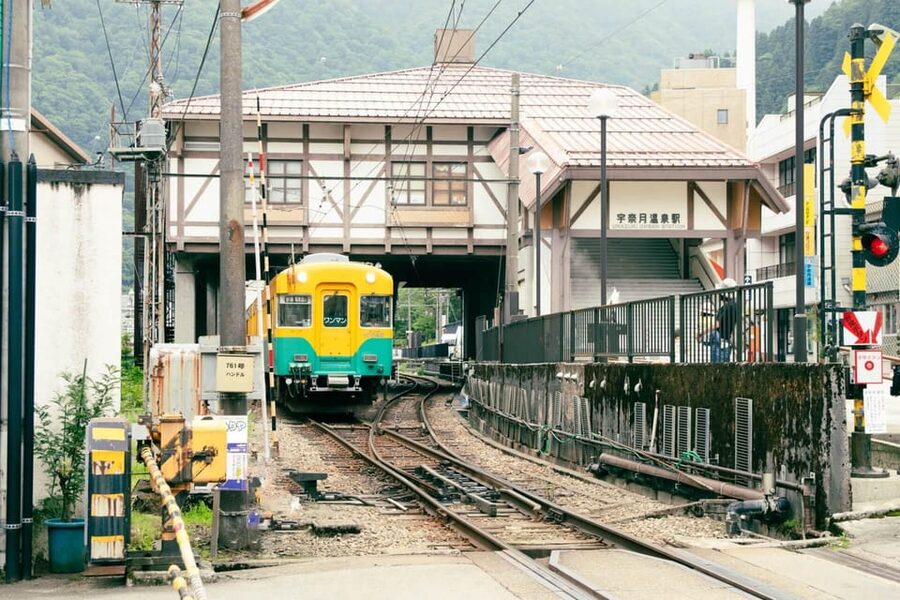 From Kanazawa: Kurobe Gorge & Unazuki Onsen Full-Day Tour - After the gorge: Unazuki onsen time, shopping, and observation angles