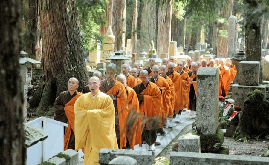 From Osaka/Kyoto: Mount Koya & Wakayama Private Day Trip . - Pickup in Osaka or Kyoto, then you ride in your own private van