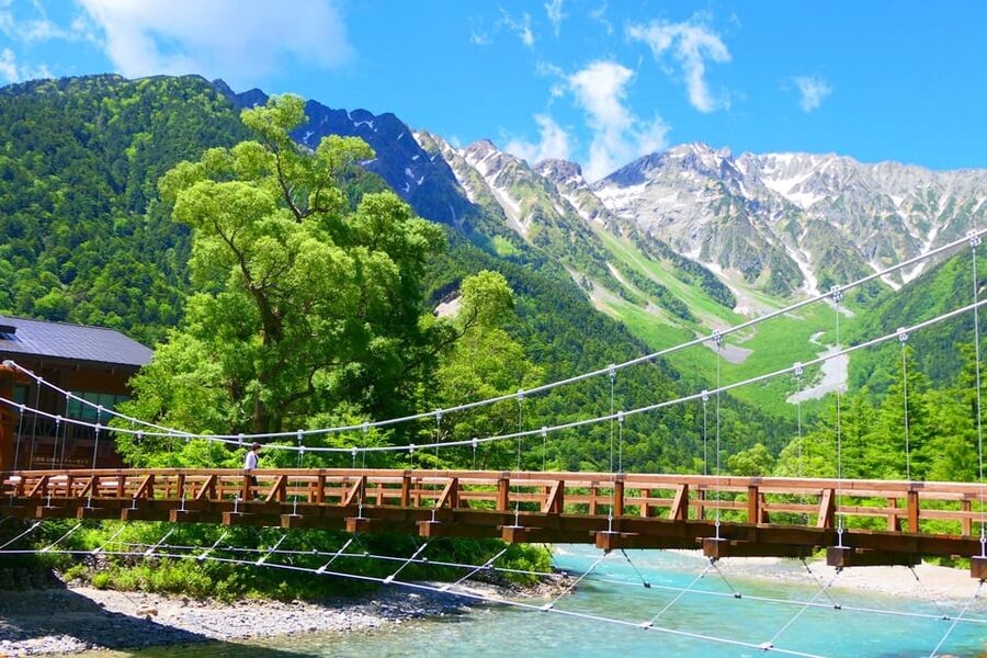 From Takayama: Shinhotaka Ropeway and Kamikochi tour - From Takayama Station to Shinhotaka, the day starts moving