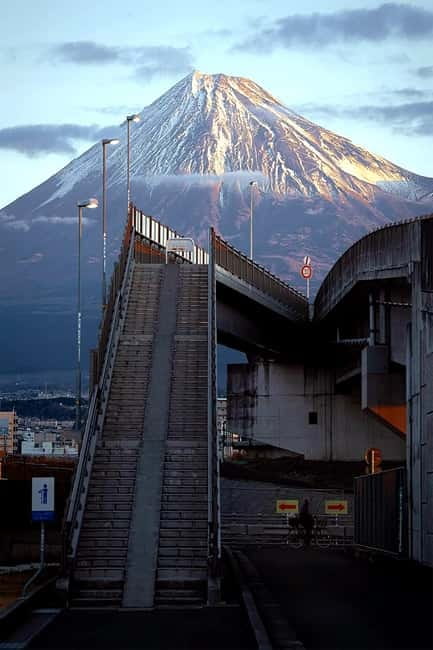 From Tokyo: 5 Best Mount Fuji Photo Spots Private Day Trip - Arakura Sengen Shrine and Chureito Pagoda: start with the most famous frame