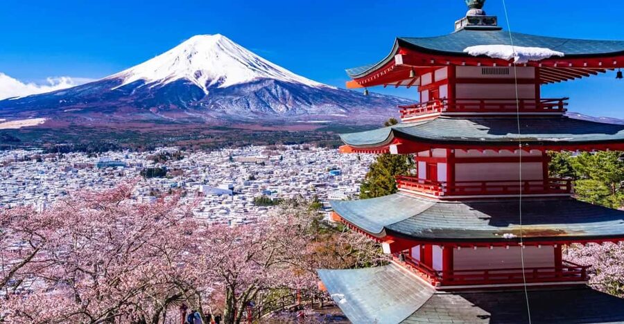 From Tokyo: Fuji Mountain Area - FujiQ - Lake Kawaguchiko - Chureito Pagoda - Mount Fuji Viewpoint Time: Getting There and Taking It In