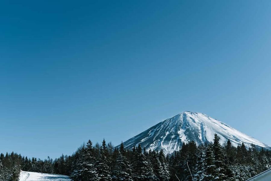 From Tokyo: Fujiyama Snow Resort Yeti Winter Ski Day Tour - The Mt. Fuji angle, and how to plan your expectations