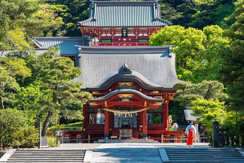 From Tokyo: Kamakura, Great Buddha, and Enoshima Bus Tour - Komachi-dori and Nakamise-dori: Shopping Streets as a Time Buffer, Not a Detour
