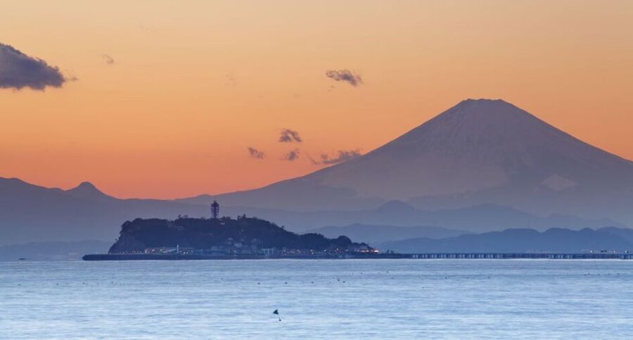 From Tokyo: Kamakura Private Customize Tour by Luxury Van - The Great Buddha at Kotoku-in, why it sets the tone