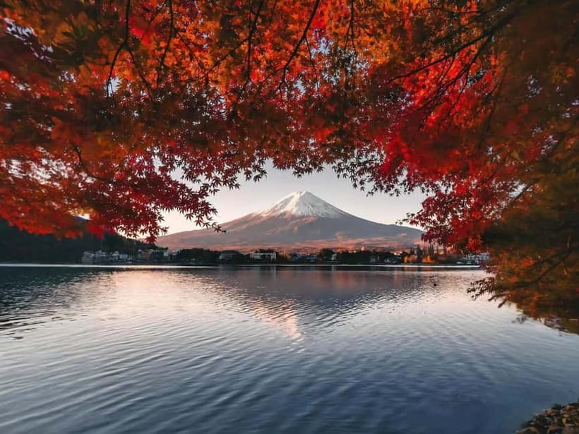 From Tokyo: Mt Fuji, Arakurayama and Kawaguchi Lake Day Trip - Arakurayama Sengen Park and the Chureito Pagoda stairway