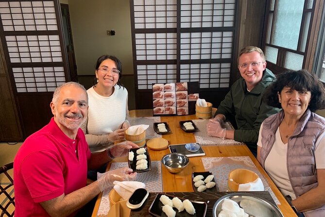 Fujisan Sushi Making Lesson - Your hands do the work: making nigiri sushi the practical way