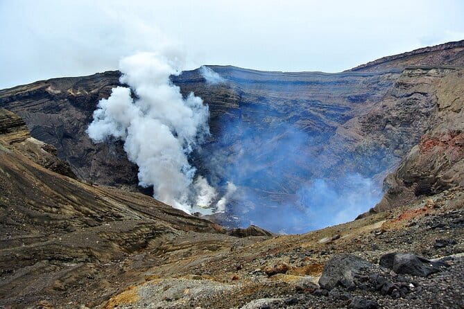Fukuoka: Mount Aso Volcano, Kumamoto Castle, Grasslands Day Tour - Why this Fukuoka to Mount Aso day trip works better than going solo