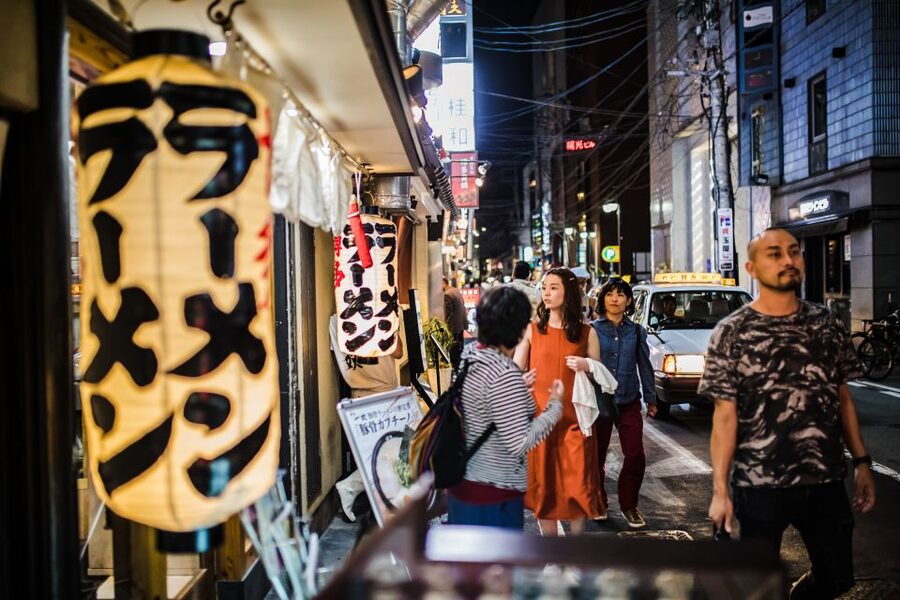 Fukuoka Private and Personalized Walking Tour with a Local - Ōhori Park and Fukuoka Tower: skyline plus breathing room