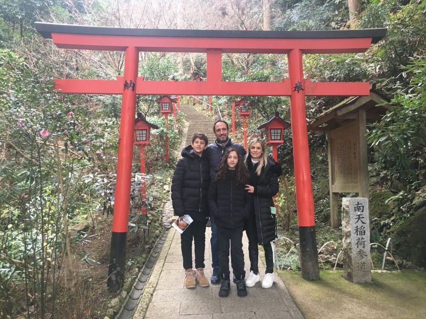 Fukuoka: Private Walking Tour with Local Guide - Ramen Stadium lunch: easy sampling without the hunt