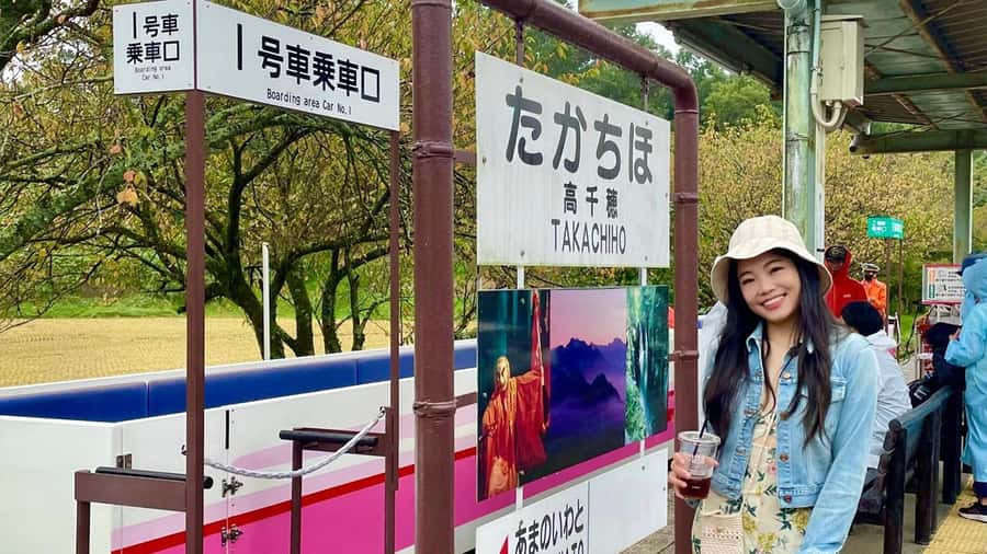 Fukuoka: Takachiho Gorge & Scenic Railway One Day Tour - Optional Takachiho boat cruise: 4km of 90-degree cliff views