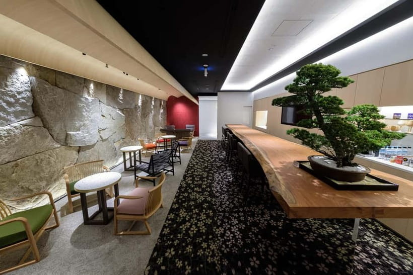 Ginza Tokyo: Easy Matcha (Green Tea) Experience - Your matcha and wagashi break, in a Tokyo-friendly package
