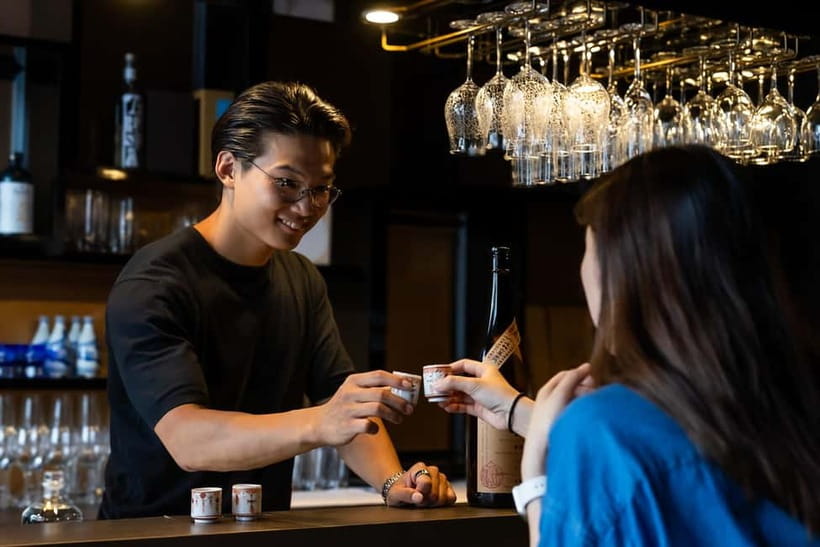 Ginza, Tokyo: Sake Experience with traditional vessels - Vessel matching matters: wine glasses versus KINTSUGI with Imari porcelain