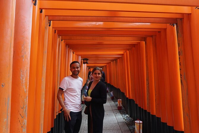 Gion and Fushimi Inari Shrine Kyoto Highlights with Government-Licensed Guide - Gion proper: Shijo Avenue to the Kamo River, plus ochaya lanes