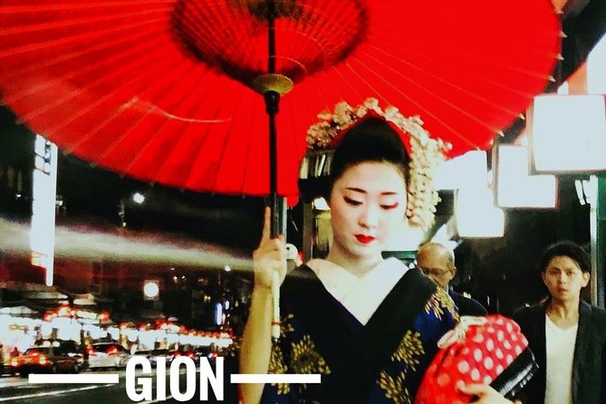 Gion Night Walking Tour - Why a small Gion night walk feels more real than a big tour