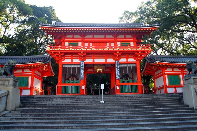 Gion Night Walking Tour - Meeting near Yasaka Shrine: your easiest start in Gion