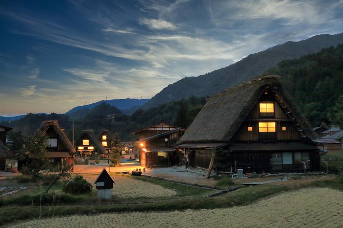 Gokayama and Shirakawago/Photoshoot by professional photographer - Gokayama: Gassho Houses in the Valleys of Five