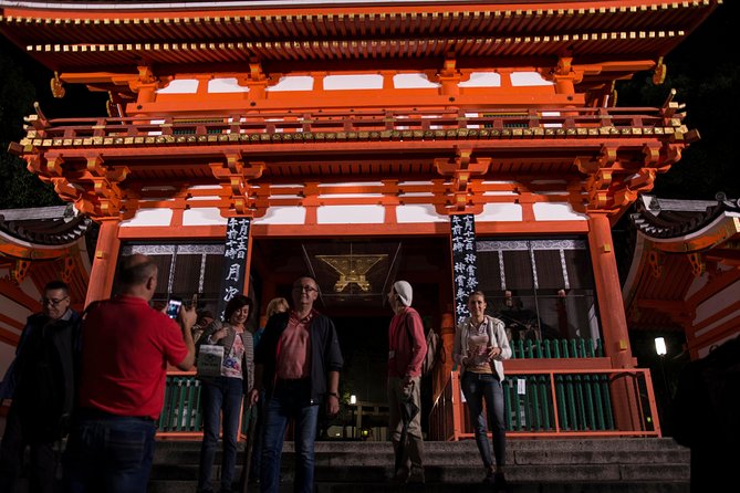 Guided Gion Tour: Explore Kyoto’s Historic Geisha District - Guides who keep the conversation going, not just the walking