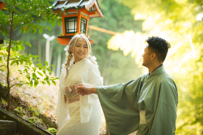 Guided Photoshoot of Fushimi Inari Shrine and Secret Bamboo Grove - Red torii at Fushimi Inari, with a calm plan