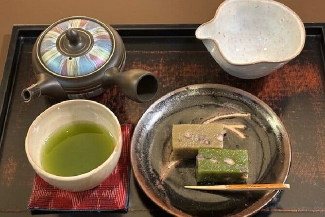 Hakata Old Town Walking Tour Tracing the True History of Fukuoka - Jotenji Temple and Sennen-no-Mon: a quick warm-up with local atmosphere