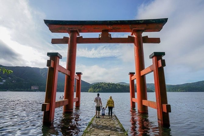 Hakone 6 hour Private Tour with Government-Licensed Guide - Cable cars, ropeway views, and the Open-Air Museum flow