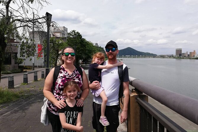 Half-Day Inuyama Castle and Town Tour with Guide - Sanko Inari Shrine: The Red Torii Tunnel Photo Moment