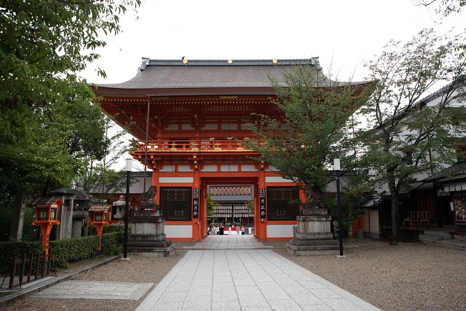 Highlights & Hidden Gems With Locals: Best of Kyoto Private Tour - Yasaka Shrine area with Hokanji temple: Asuka period context in minutes